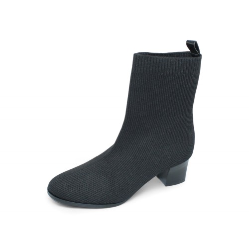 Lamour Des Pieds Women's Picarus In Black Stretch Knit