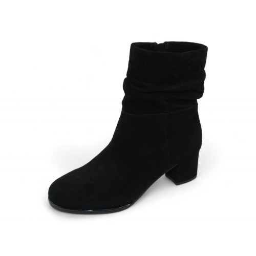 Lamour Des Pieds Women's Pivar In Black Kid Suede