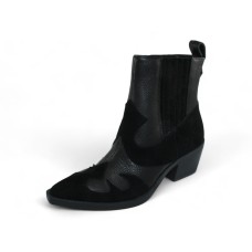 Lamour Des Pieds Women's Veona In Black Lamba/Suede